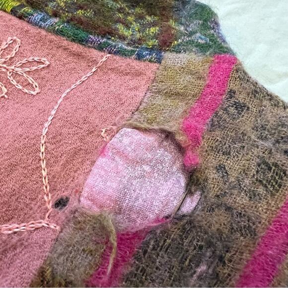 Coldwater Creek Wool Patchwork Vest Petite Medium black pink - Picture 6 of 9